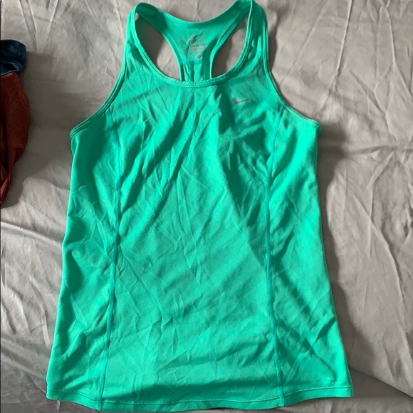 Women’s Nike Dri-fit workout tank. - Picture 1 of 2